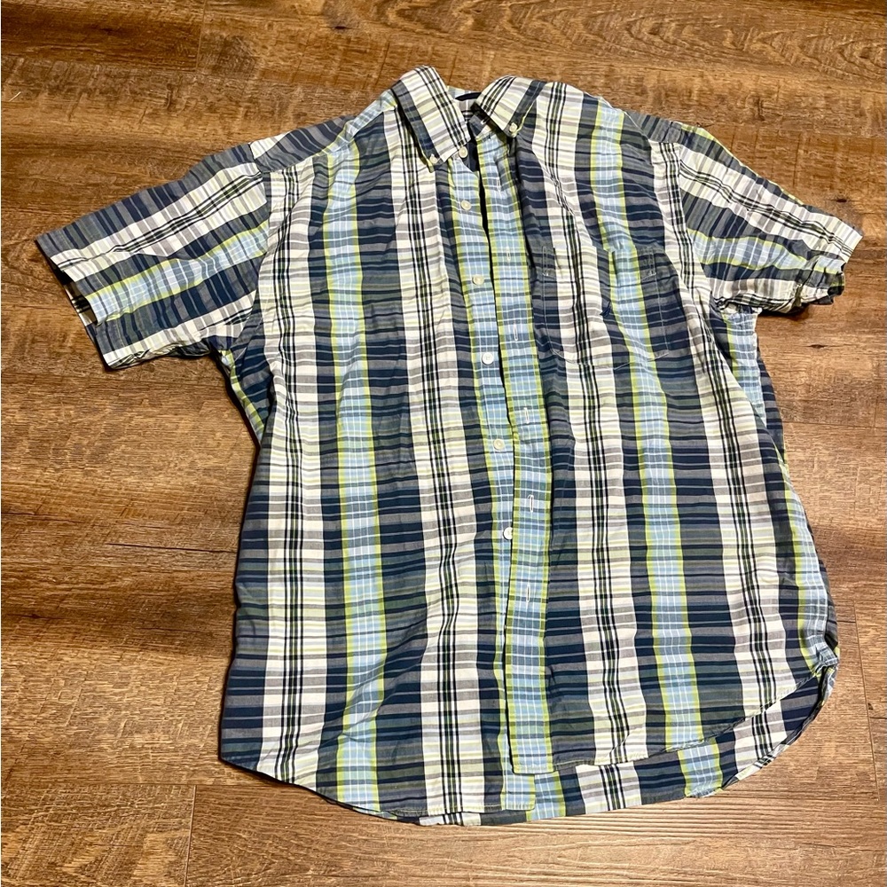 Men’s medium Nautica button down short sleeve